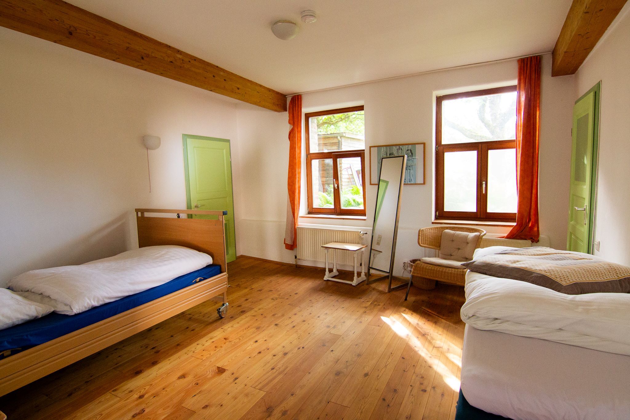 lila bunt Barrierearmes Zimmer